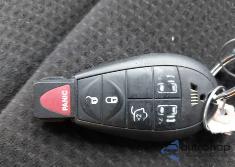 2013 Dodge Grand Caravan Sxt z USA, uszkodzony, nr VIN 2C4RDGCG8DR654835